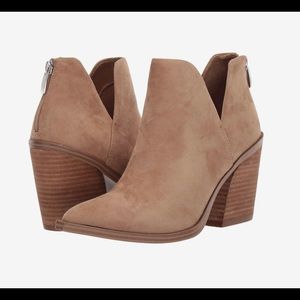 Steve Madden tan ankle bootie